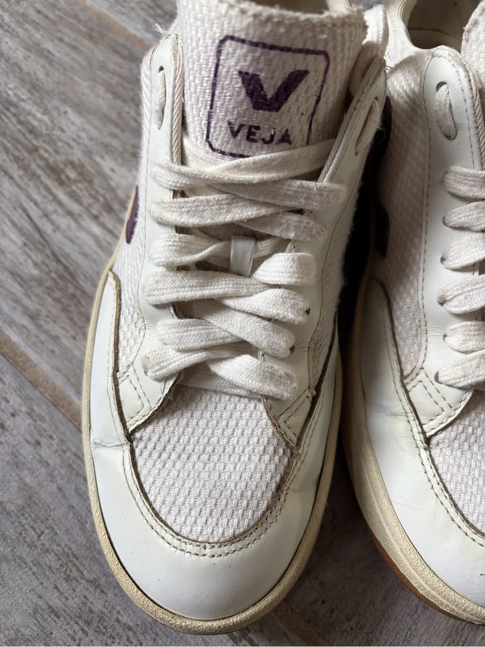 Veja V-12 Sneaker size 7 Free people